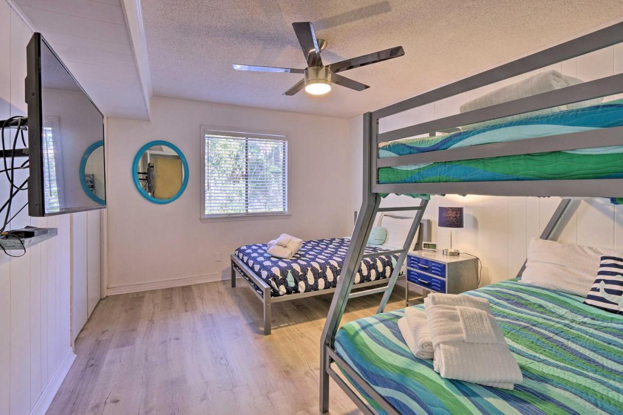 Hilton Head Condo With Covered Balcony And Pool Access Hilton Head Island Bagian luar foto