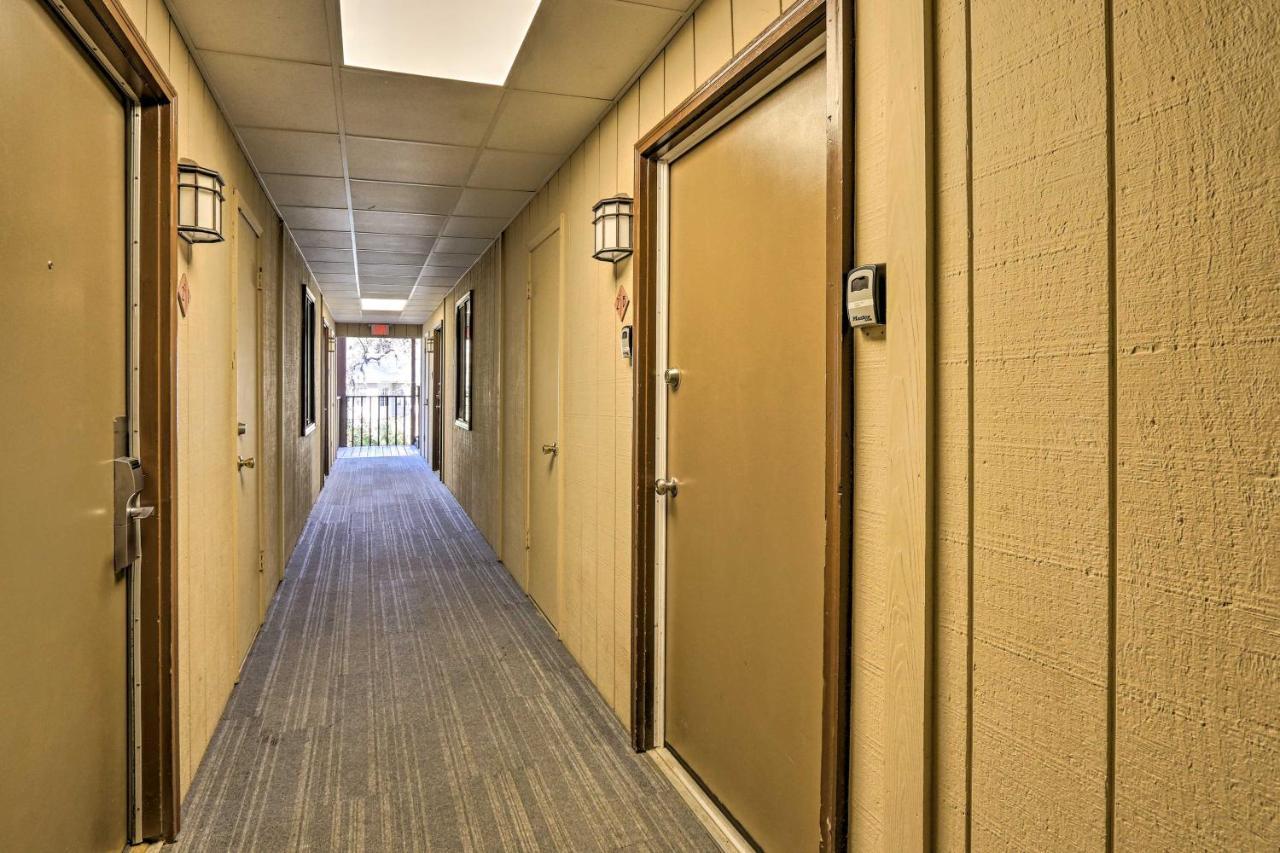 Hilton Head Condo With Covered Balcony And Pool Access Hilton Head Island Bagian luar foto